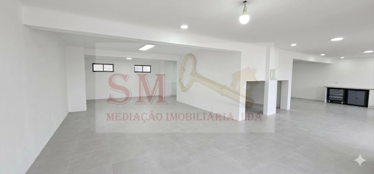 Garagem para Venda em Gaio-Rosário e Sarilhos Pequenos Foto 11