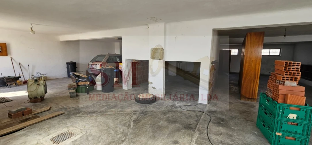 Garagem para Venda em Gaio-Rosário e Sarilhos Pequenos Foto 2