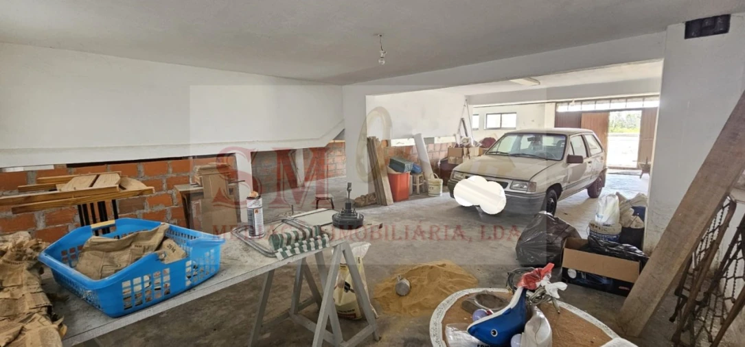 Garagem para Venda em Gaio-Rosário e Sarilhos Pequenos Foto 8