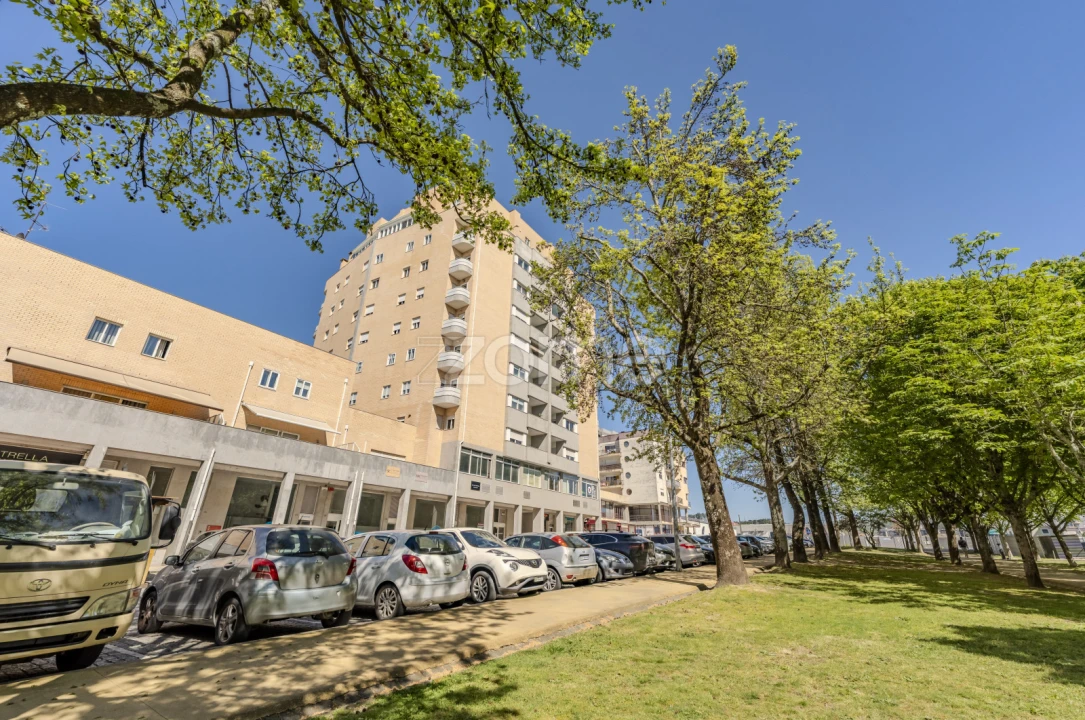 Apartamento T3 para Venda em Vila Nova de Famalicão e Calendário Foto 2