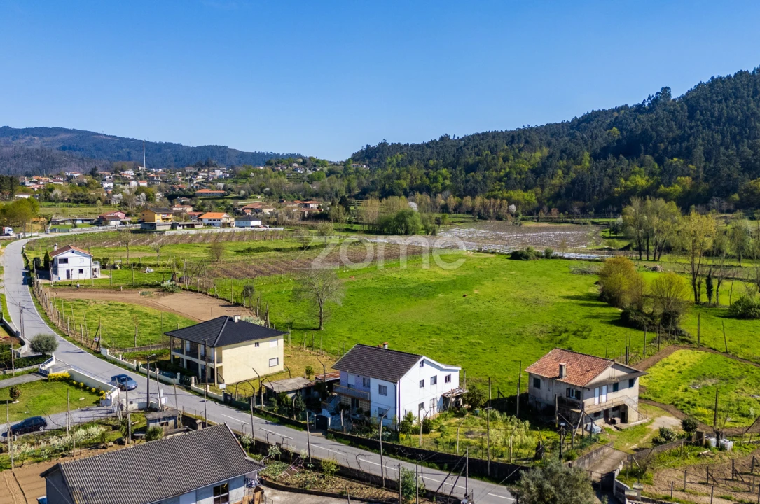 Moradia T4 para Venda em Garfe Foto 43