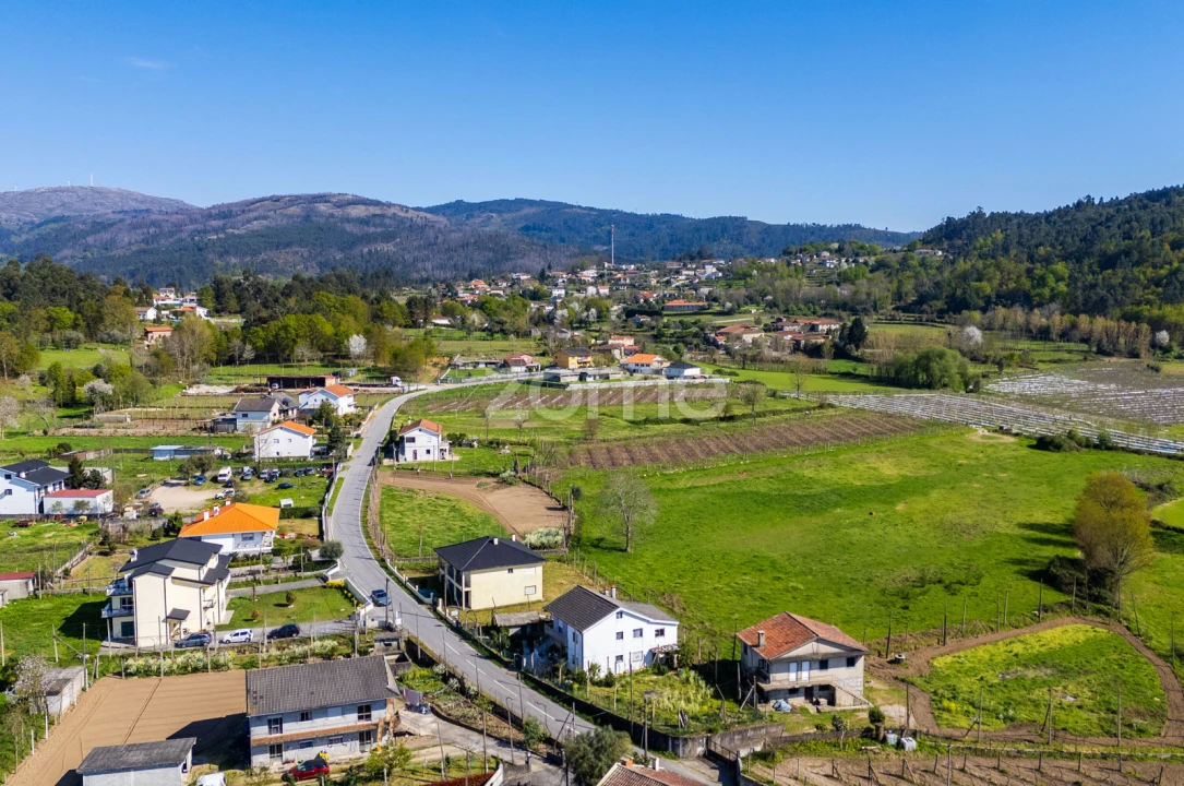 Moradia T4 para Venda em Garfe Foto 44