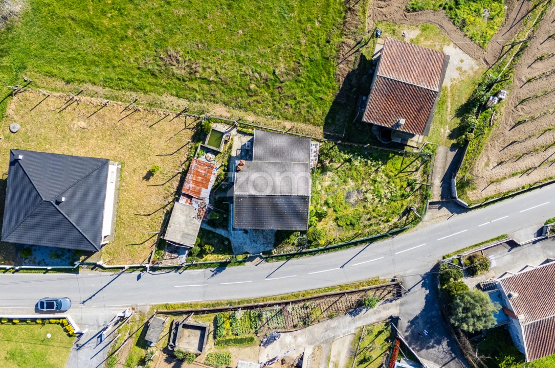 Moradia T4 para Venda em Garfe Foto 46