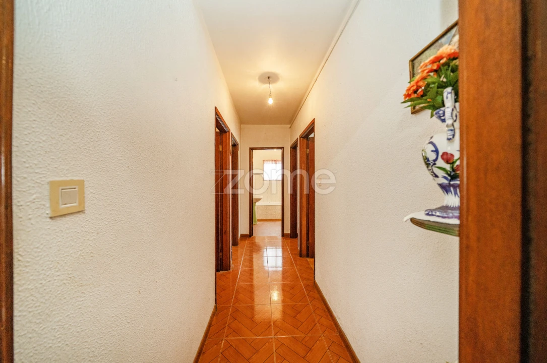 Moradia T4 para Venda em Garfe Foto 8