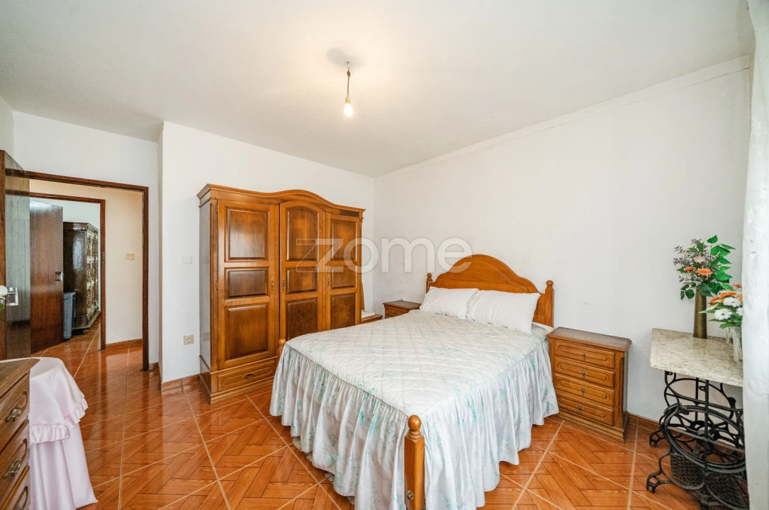 Moradia T4 para Venda em Garfe Foto 15