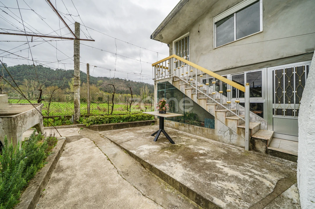 Moradia T4 para Venda em Garfe Foto 17