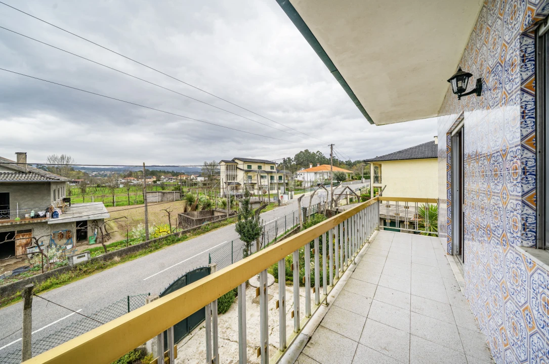 Moradia T4 para Venda em Garfe Foto 25