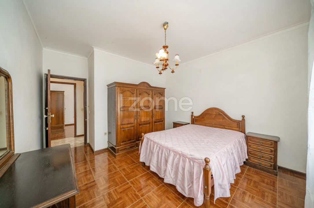 Moradia T4 para Venda em Garfe Foto 28