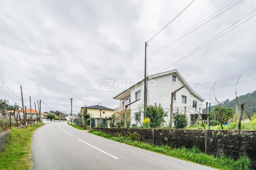 Moradia T4 para Venda em Garfe Foto 42