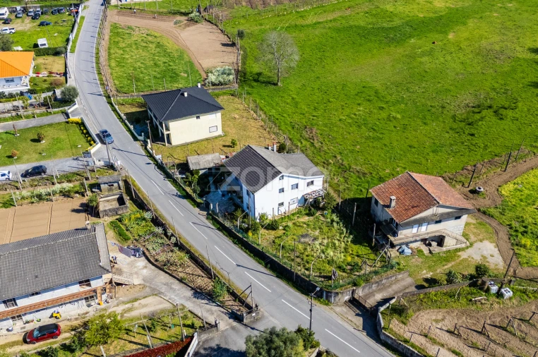 Moradia T4 para Venda em Garfe Foto 45