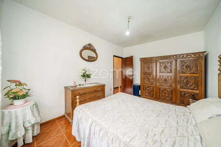 Moradia T4 para Venda em Garfe Foto 12