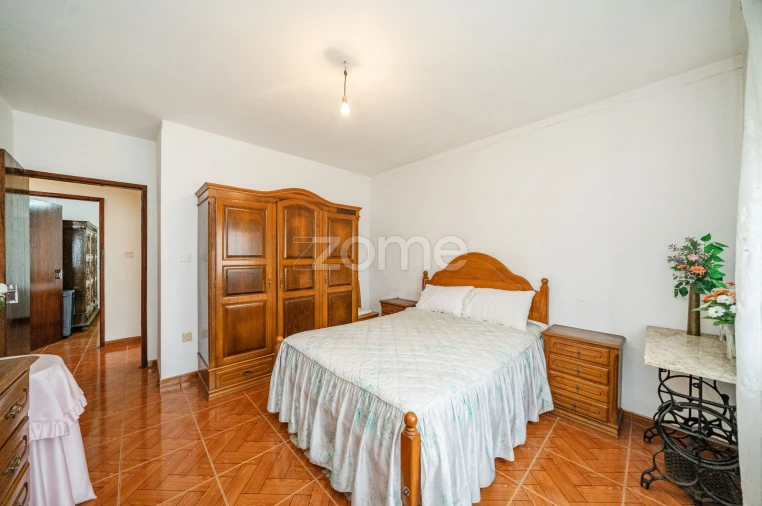 Moradia T4 para Venda em Garfe Foto 15