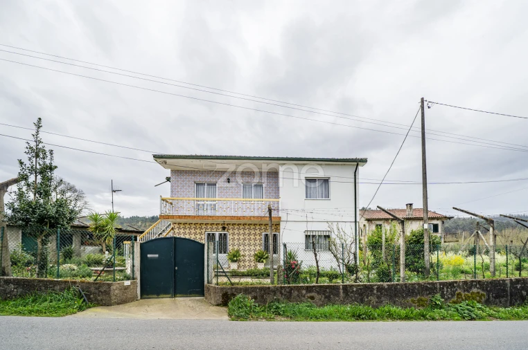 Moradia T4 para Venda em Garfe Foto 1