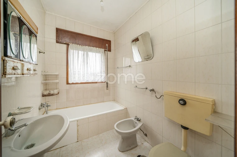 Moradia T4 para Venda em Garfe Foto 29