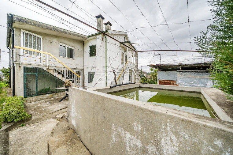 Moradia T4 para Venda em Garfe Foto 34