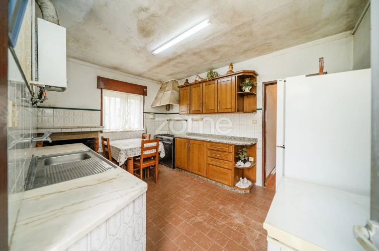 Moradia T4 para Venda em Garfe Foto 6