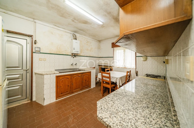 Moradia T4 para Venda em Garfe Foto 7