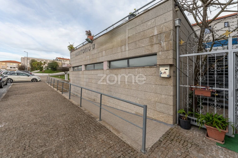 Negócio para Venda em Armamar Foto 23