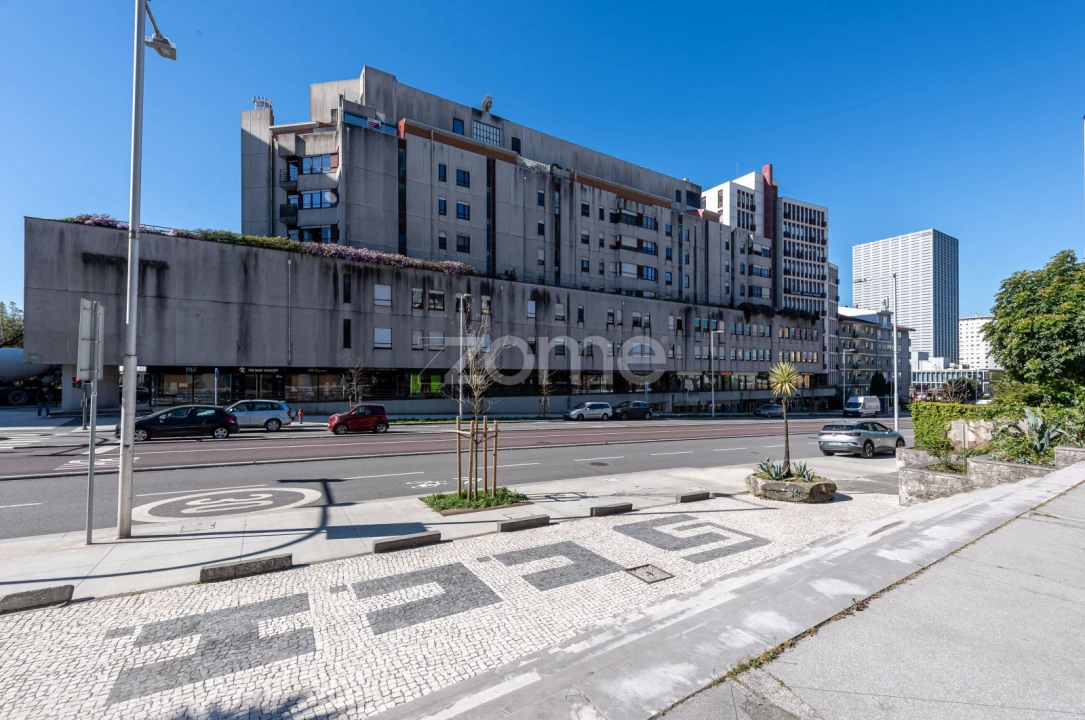 Apartamento T5 para Venda em Lordelo do Ouro e Massarelos Foto 2