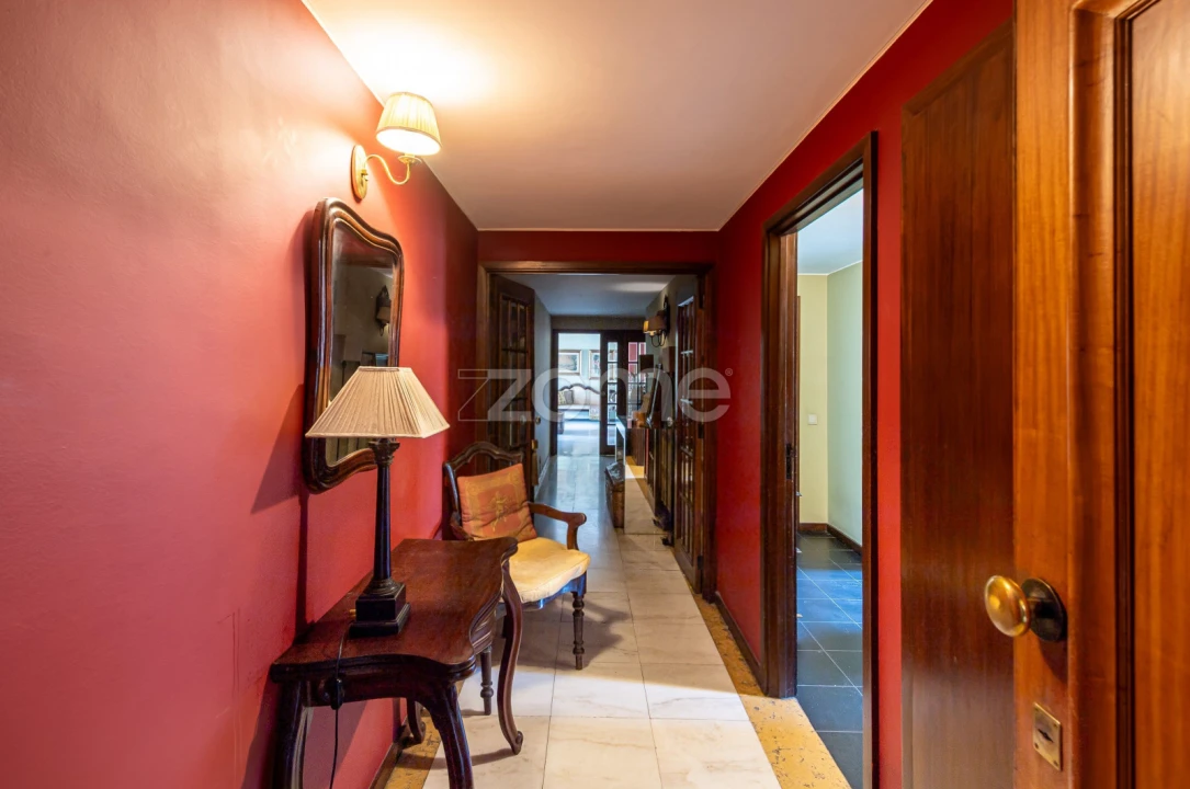 Apartamento T5 para Venda em Lordelo do Ouro e Massarelos Foto 4