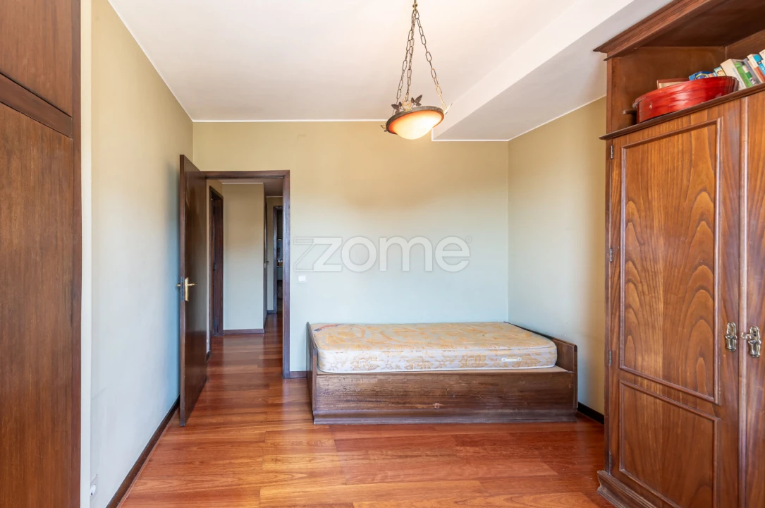Apartamento T5 para Venda em Lordelo do Ouro e Massarelos Foto 25