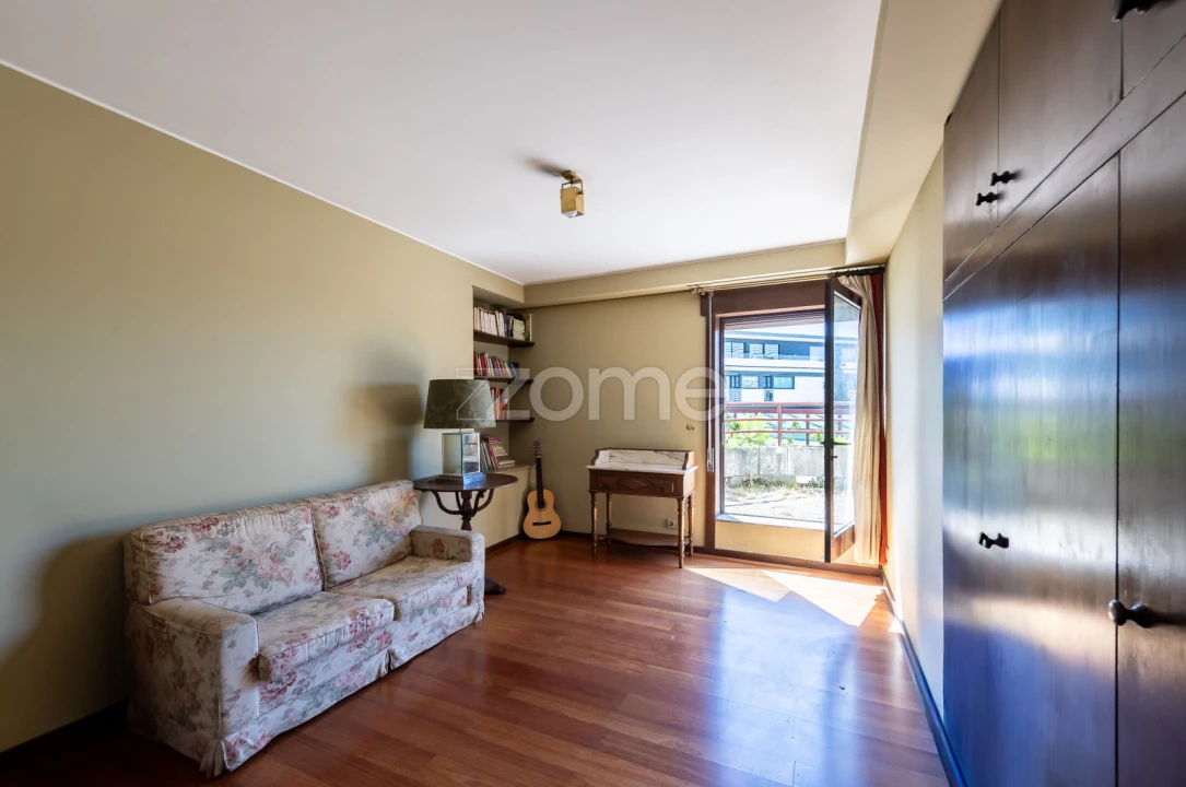 Apartamento T5 para Venda em Lordelo do Ouro e Massarelos Foto 33