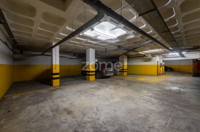 Apartamento T5 para Venda em Lordelo do Ouro e Massarelos