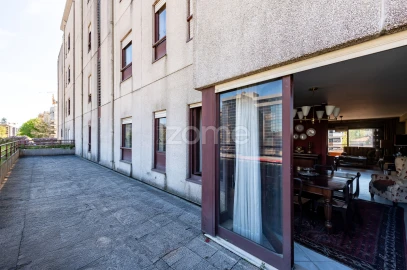 Apartamento T5 para Venda em Lordelo do Ouro e Massarelos