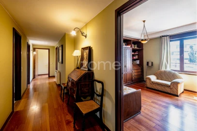 Apartamento T5 para Venda em Lordelo do Ouro e Massarelos