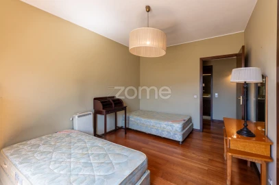 Apartamento T5 para Venda em Lordelo do Ouro e Massarelos