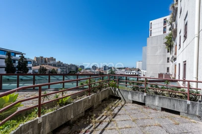 Apartamento T5 para Venda em Lordelo do Ouro e Massarelos