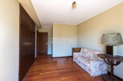 Apartamento T5 para Venda em Lordelo do Ouro e Massarelos