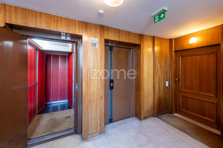 Apartamento T5 para Venda em Lordelo do Ouro e Massarelos Foto 37