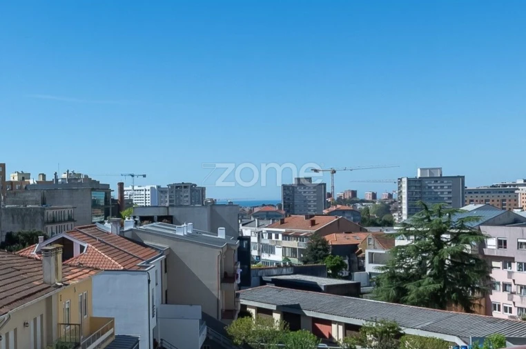 Apartamento T5 para Venda em Lordelo do Ouro e Massarelos Foto 36