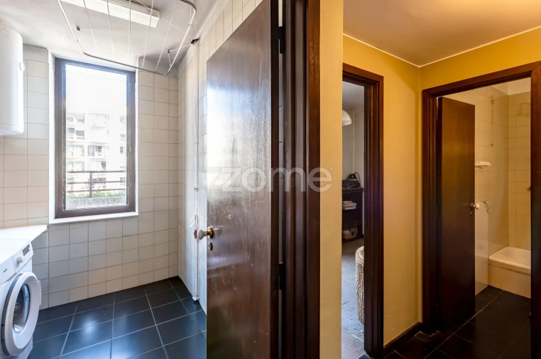Apartamento T5 para Venda em Lordelo do Ouro e Massarelos Foto 20