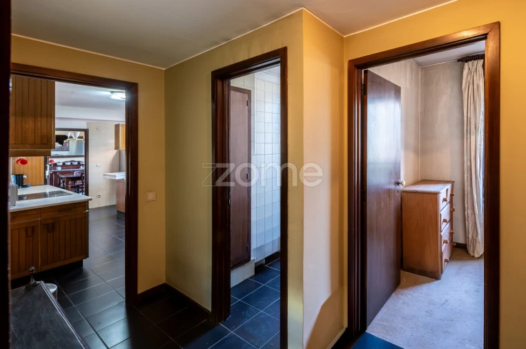 Apartamento T5 para Venda em Lordelo do Ouro e Massarelos Foto 19