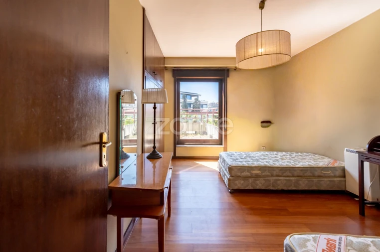 Apartamento T5 para Venda em Lordelo do Ouro e Massarelos Foto 26