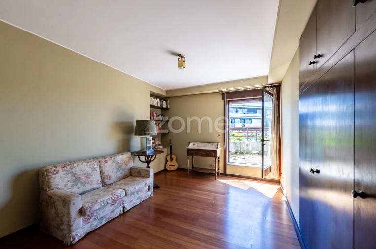 Apartamento T5 para Venda em Lordelo do Ouro e Massarelos Foto 33