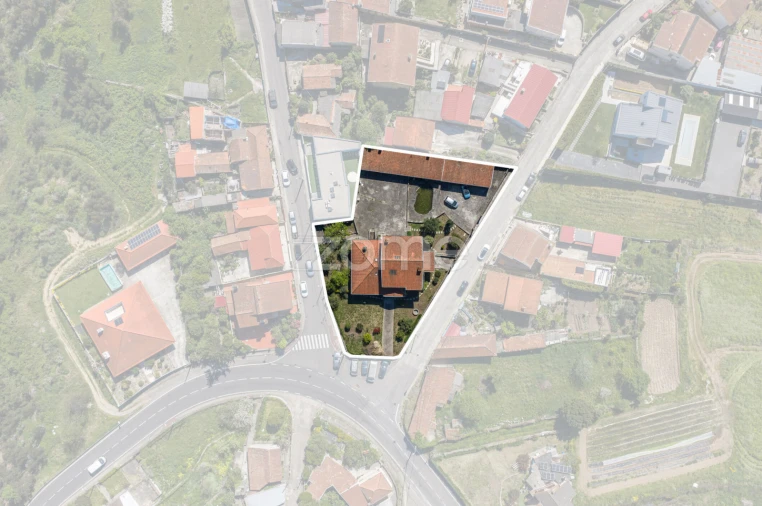 Moradia T4 para Venda em Fânzeres e São Pedro da Cova Foto 47