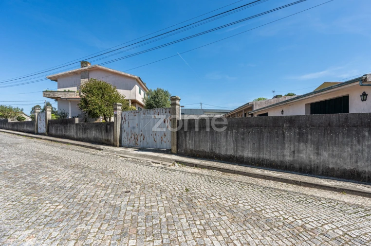 Moradia T4 para Venda em Fânzeres e São Pedro da Cova Foto 41