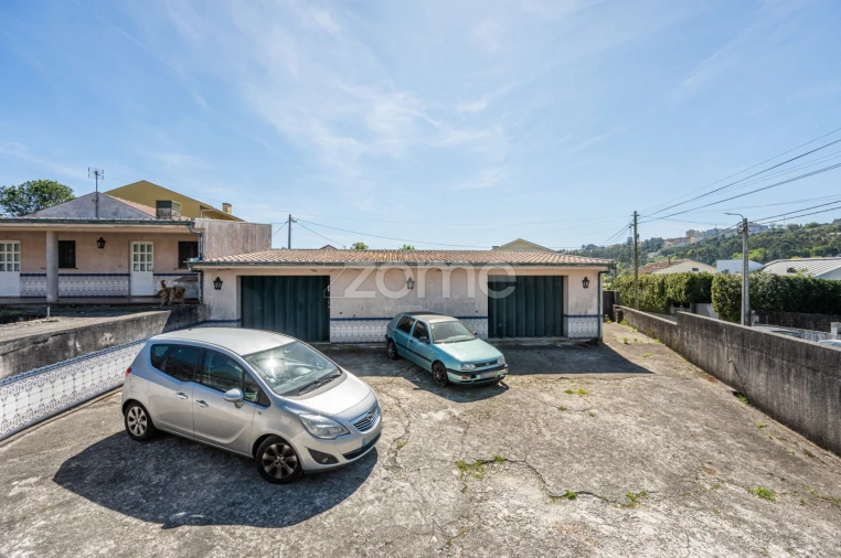 Moradia T4 para Venda em Fânzeres e São Pedro da Cova Foto 36