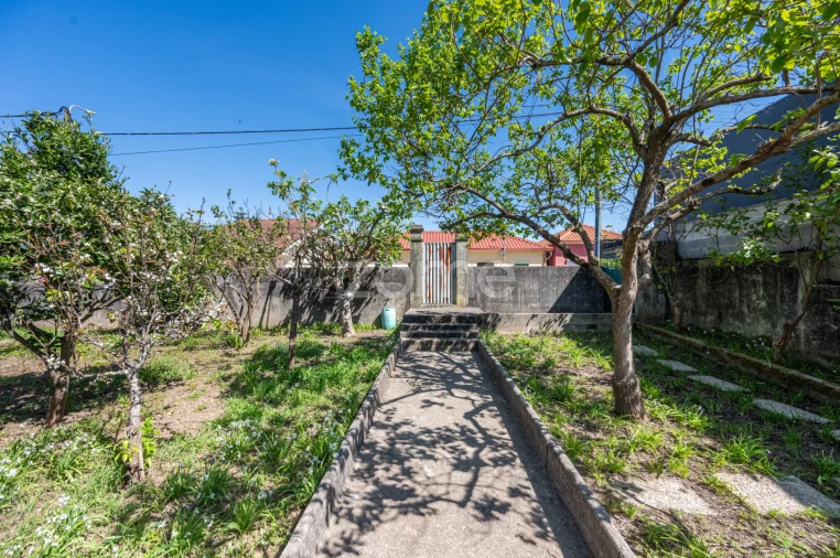 Moradia T4 para Venda em Fânzeres e São Pedro da Cova Foto 39