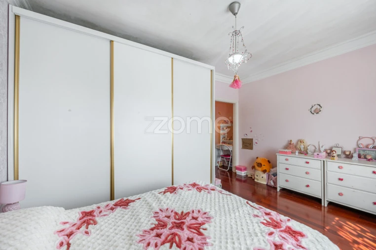 Moradia T4 para Venda em Fânzeres e São Pedro da Cova Foto 25