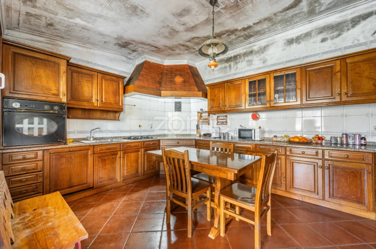 Moradia T4 para Venda em Fânzeres e São Pedro da Cova Foto 35