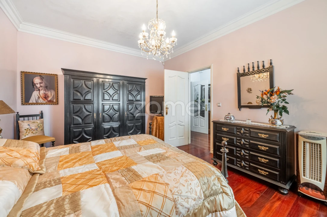 Moradia T4 para Venda em Fânzeres e São Pedro da Cova Foto 12