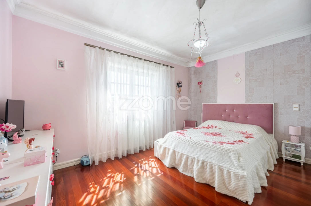 Moradia T4 para Venda em Fânzeres e São Pedro da Cova Foto 24