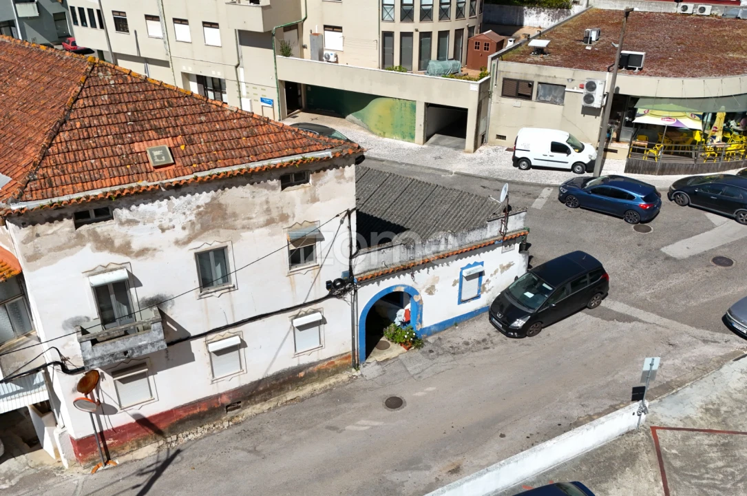 Moradia T13 para Venda em Sé Nova, Santa Cruz, Almedina e São Bartolomeu Foto 1