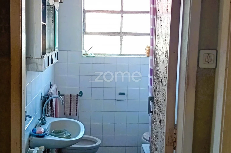 Moradia T5 para Venda em Sangalhos Foto 21