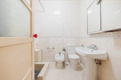 Apartamento T2 para Venda em Alvalade