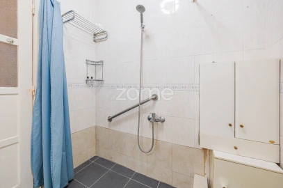 Apartamento T2 para Venda em Alvalade